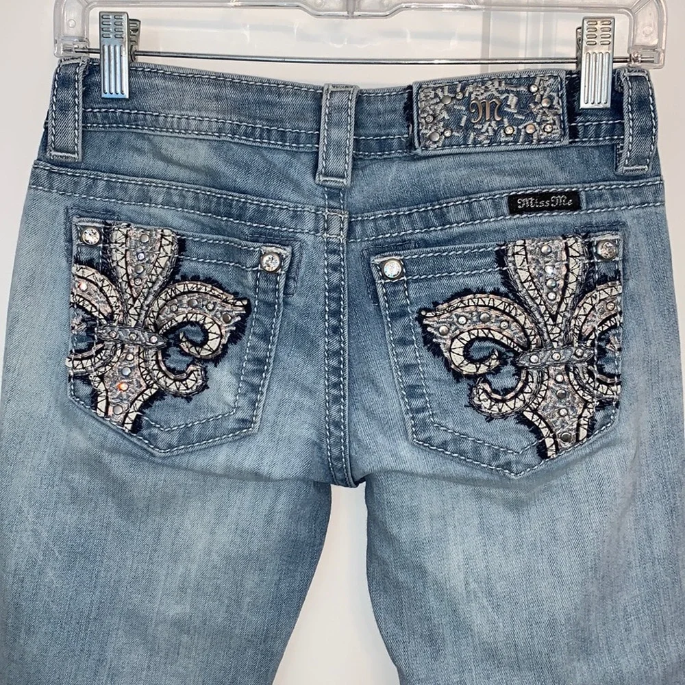 MISS ME BRAND NEW & BEAUTIFUL SIZE 24 CUFFED CAPRI JEANS - Picture 1 of 8